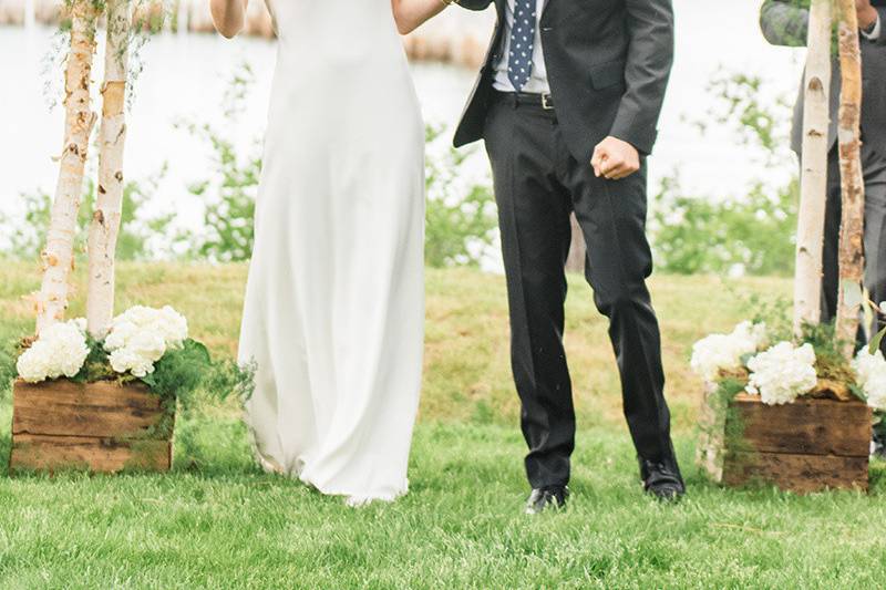 Real bride Francesca in Charlie Brear
Glenbrook Club, Tahoe
Janine Licare Photography
Tina Hoy-Barnwell Designs