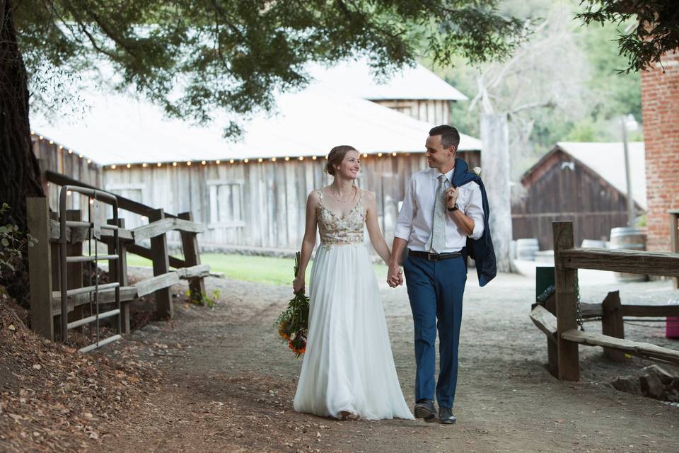 Real bride in Claire La Faye Wildflower Gown
Photography: Terri Daffin
Florist: Dana's Flower Basket