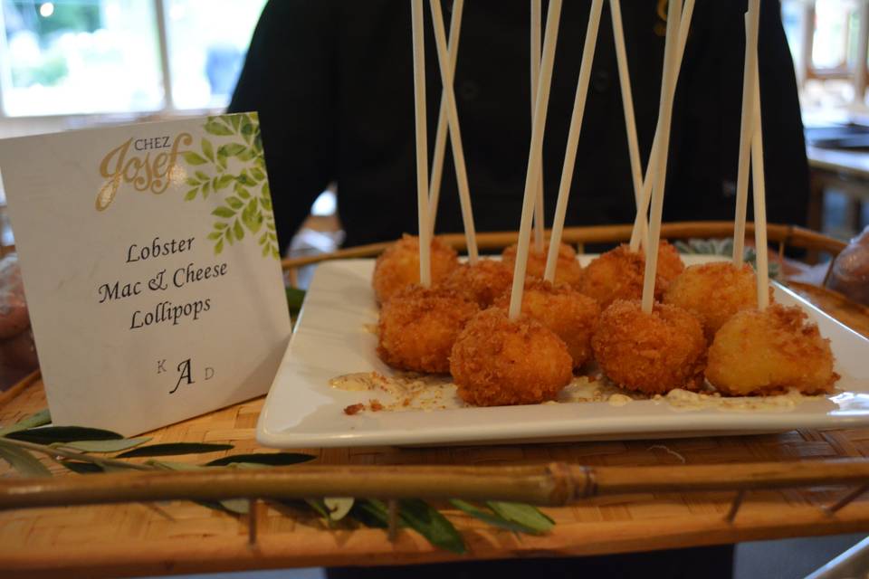 Lobster Mac & Cheese Lollipops