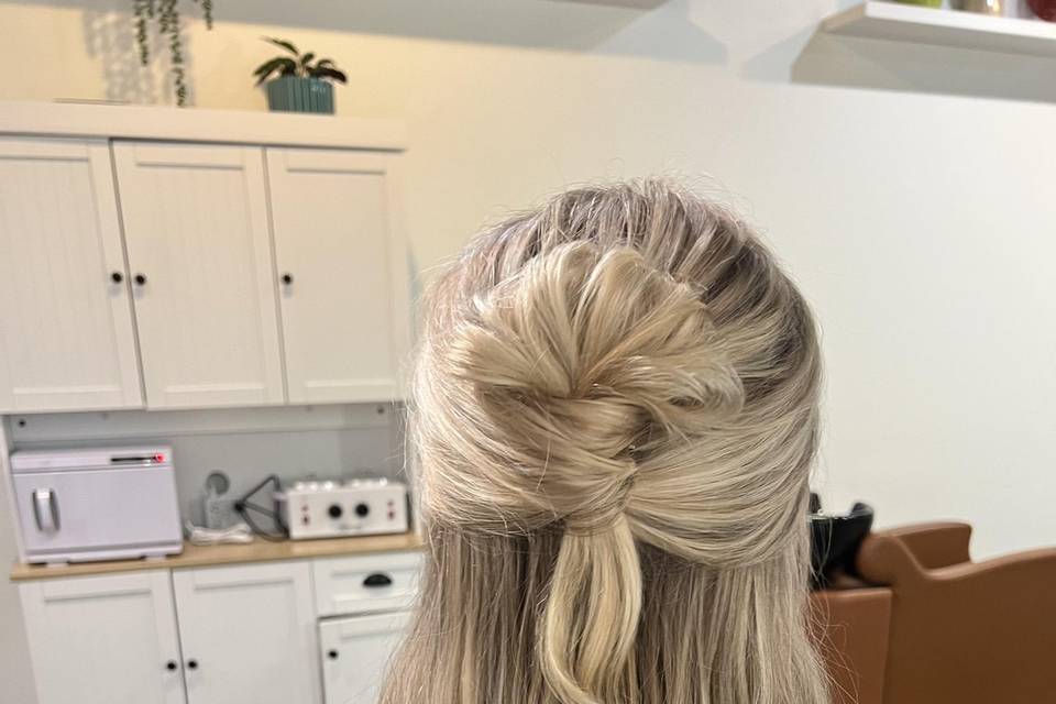 Bridal party hair