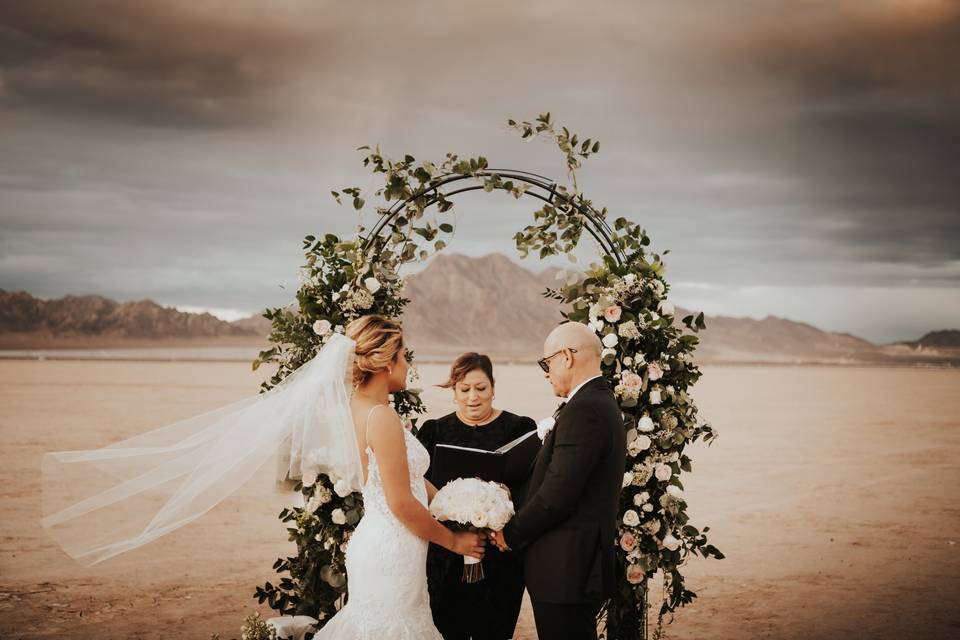 Officiant Norma, Dry Lake Be