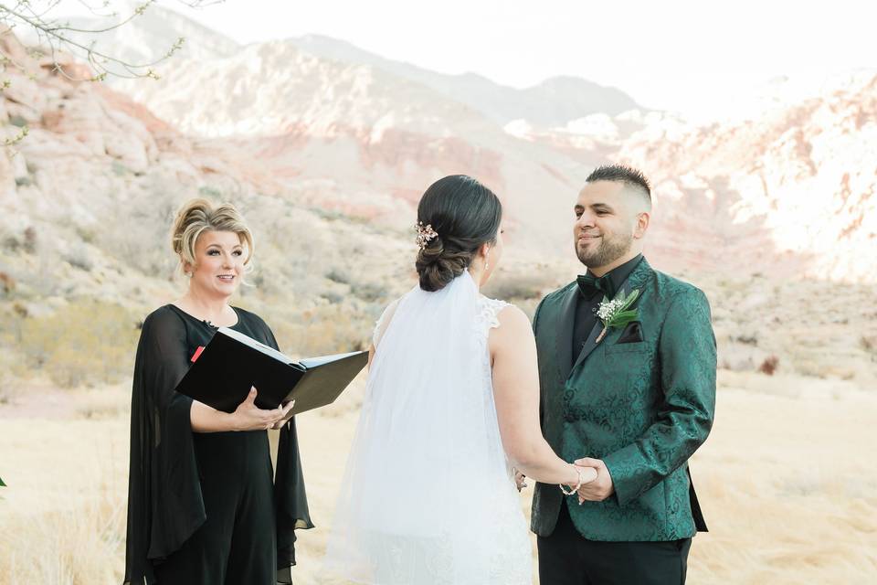 Officiant Angie, Red Rock