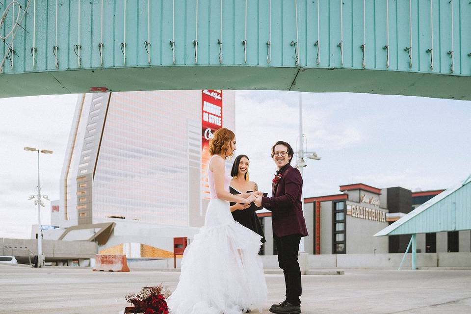 Officiant Berlynn, Downtown