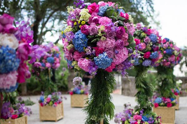 Outdoor floral decors