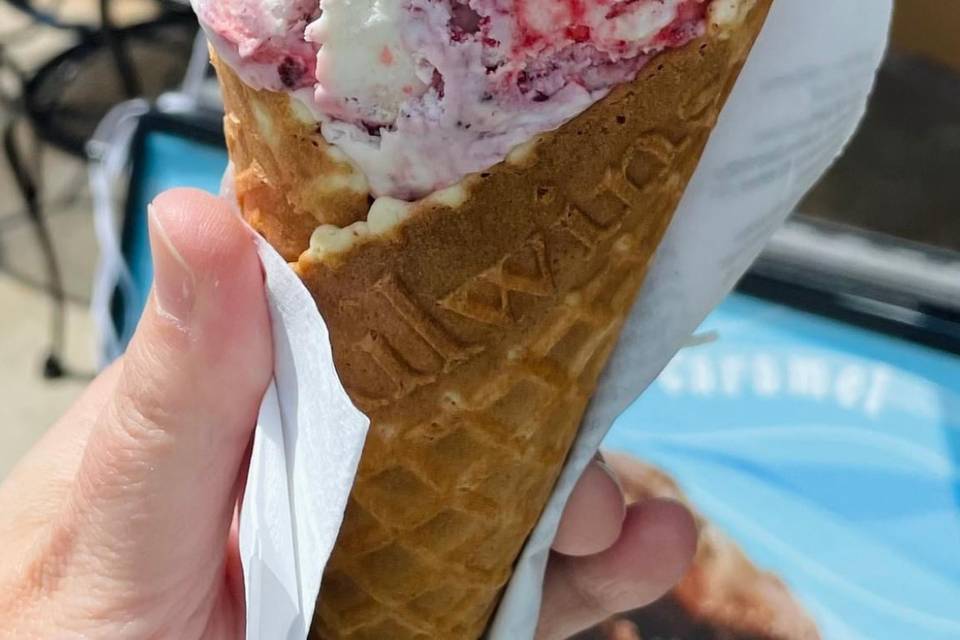 32 flavor choices of ice cream