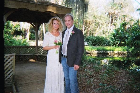 Wedding at the gazebo in washington oaks garden state park