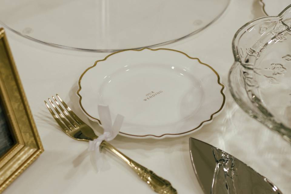 Cake plate detail