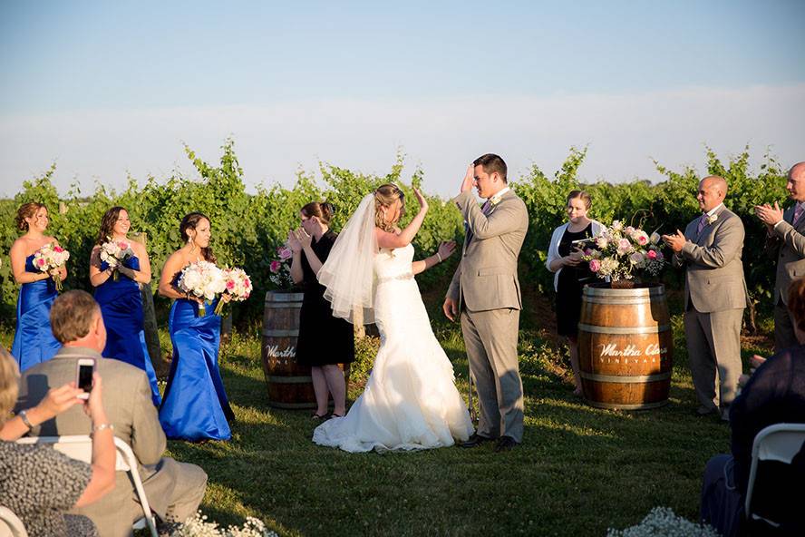 Jay & Amy high five before their big kiss at Martha Clara Vineyards*Photo courtesy of Sandy Ruffio