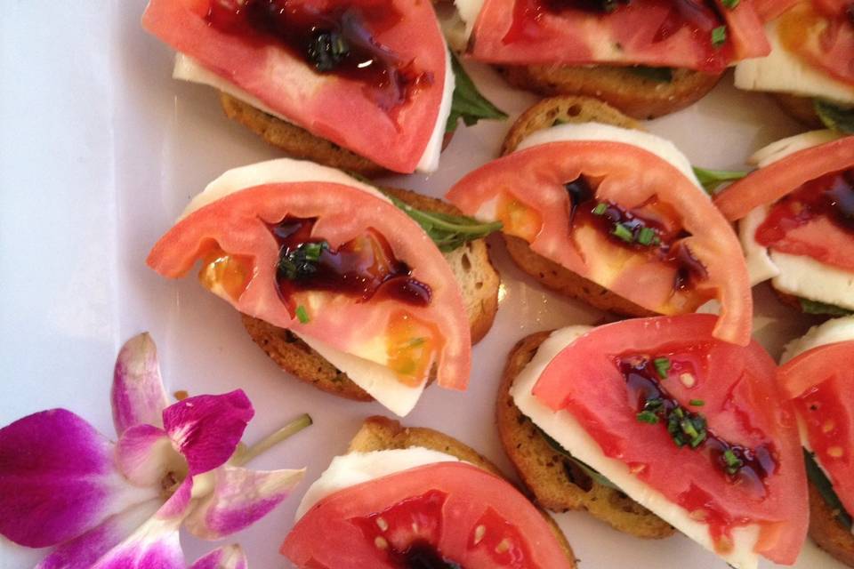 Caprese bruschetta