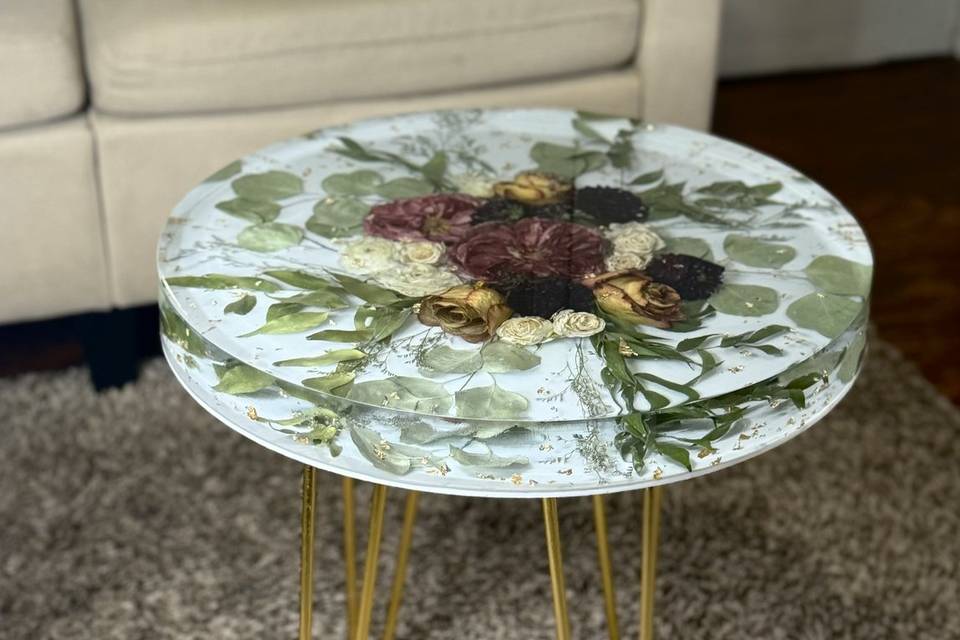 18” flower preservation table