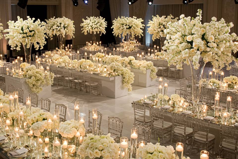 ALl White Centerpieces