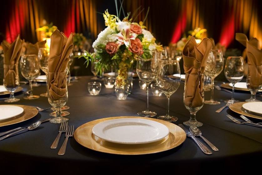 Golden tablesetting