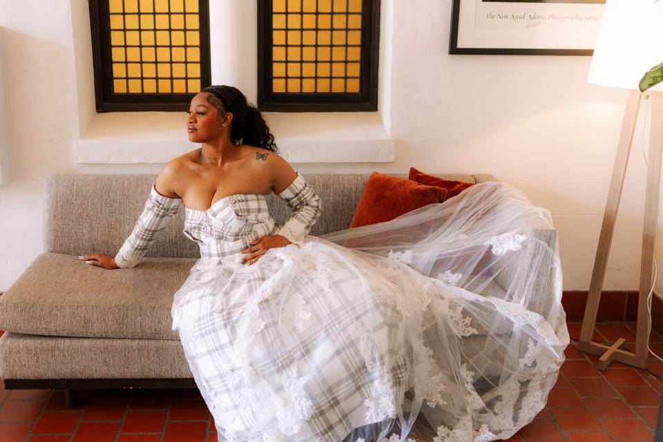 F by A Unique Bridal