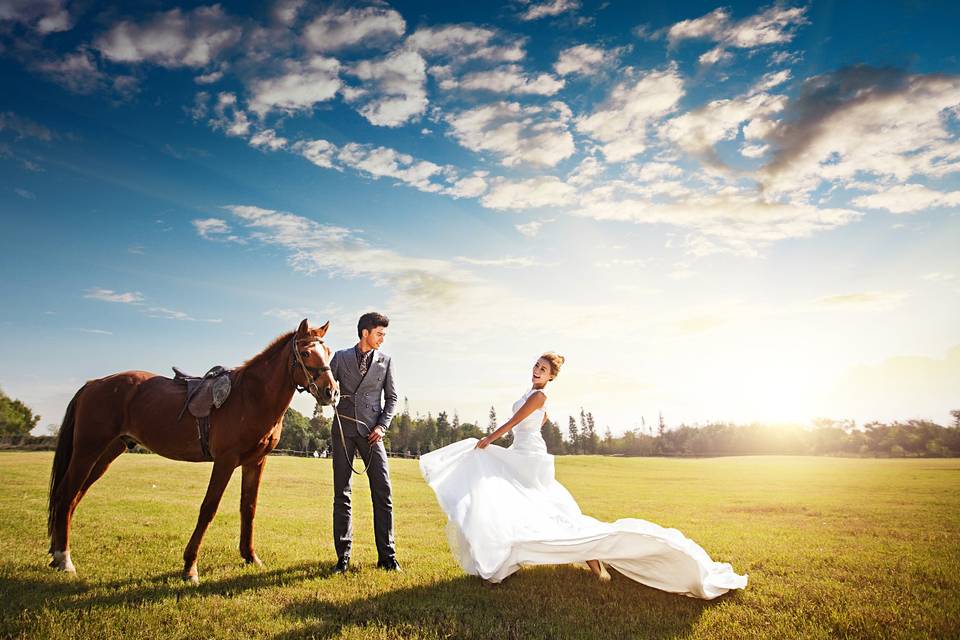 Weekend Wedding Inc.