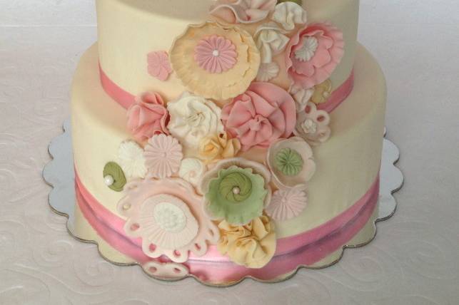 How to Make Beautiful Custom Cake Boards WITHOUT Fondant ⋆ Shani's Sweet Art