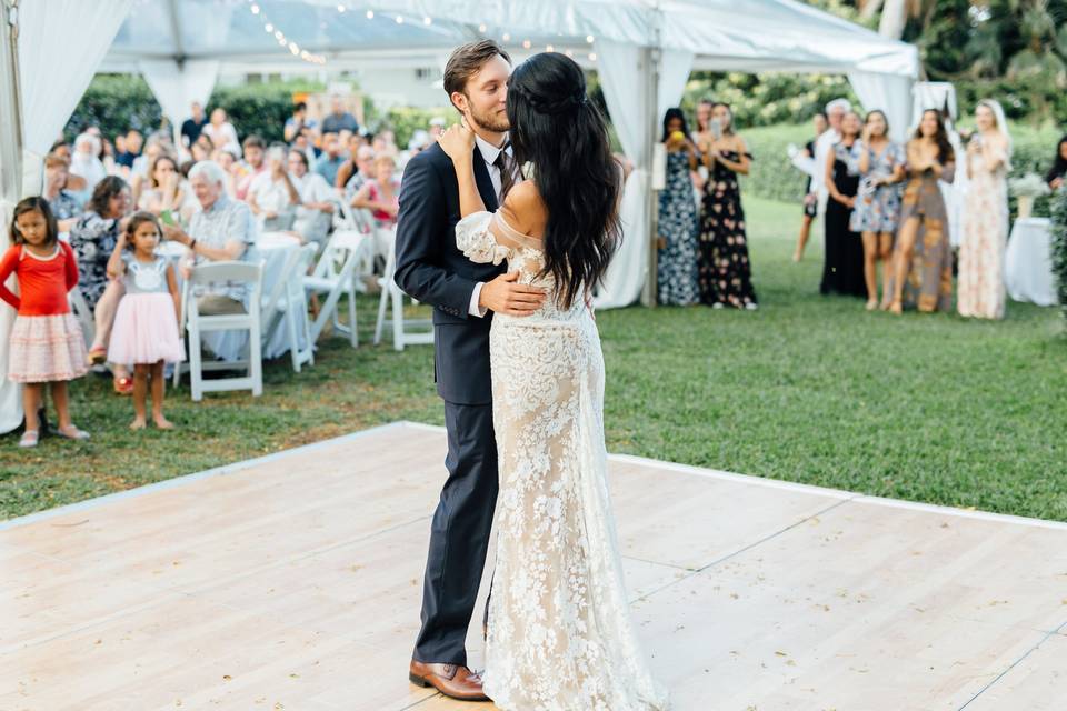 Newlyweds on the trail