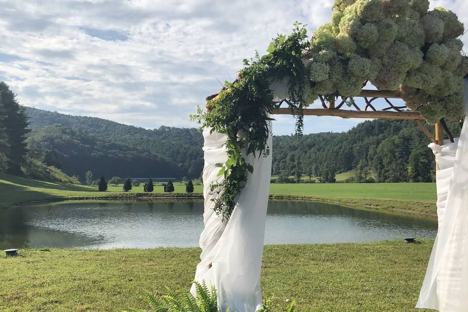 Sheer wedding pillars