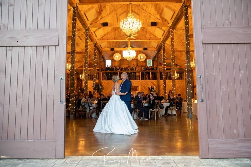 Daddy daughter dance