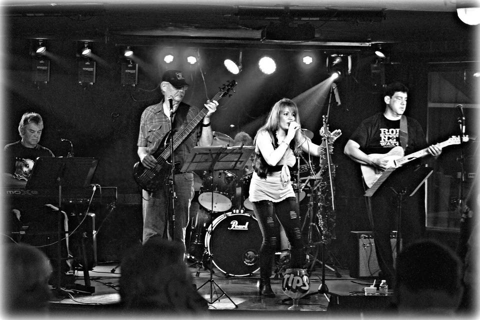Missy Garnett & The Two Dollar Pistols