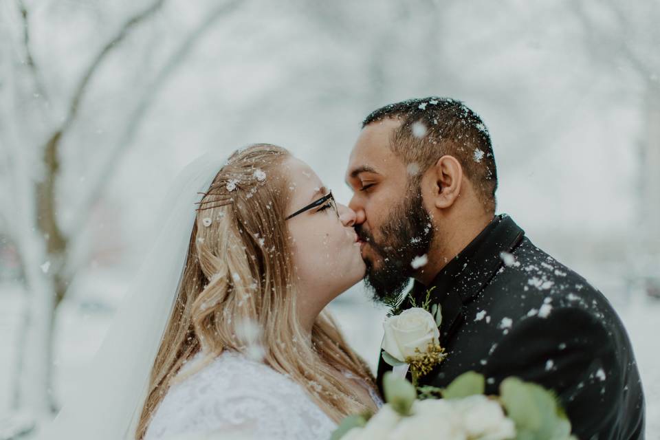 Wedding on a snowy day.