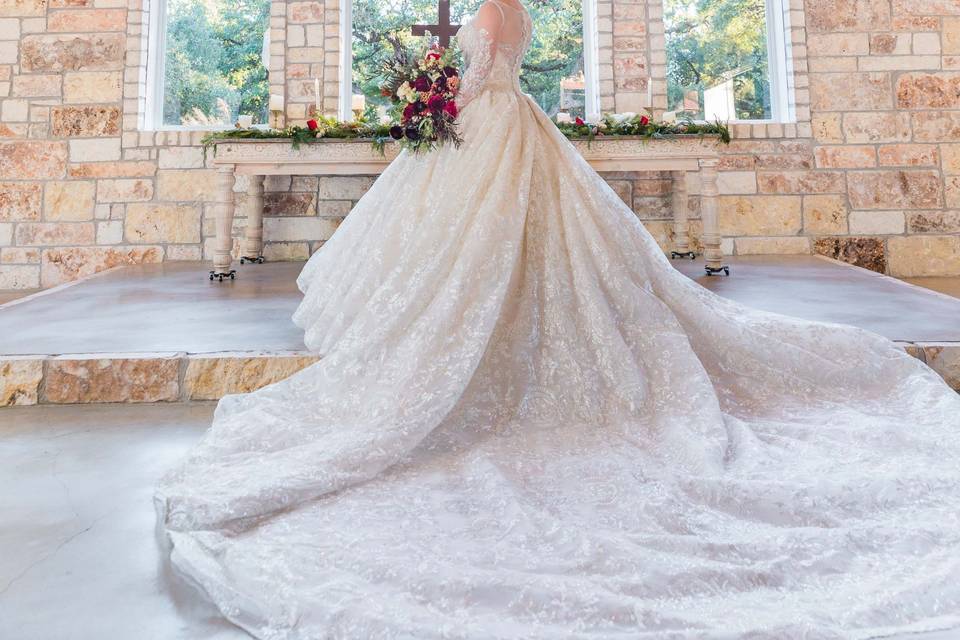 Bridal at Chandelier of Gruene