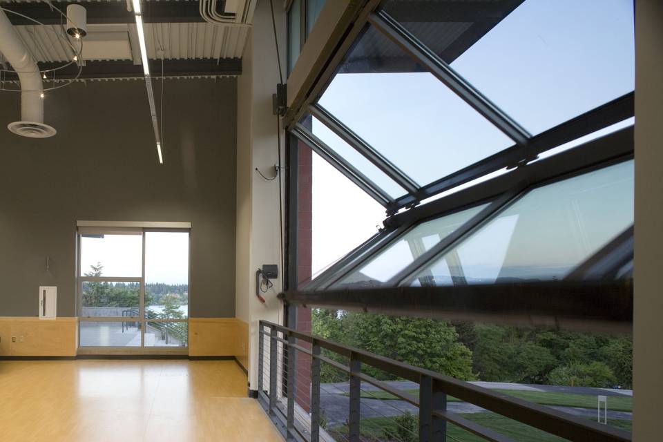 Large Retractable Window