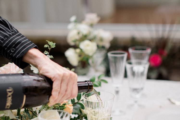 Tableside Champagne Pour