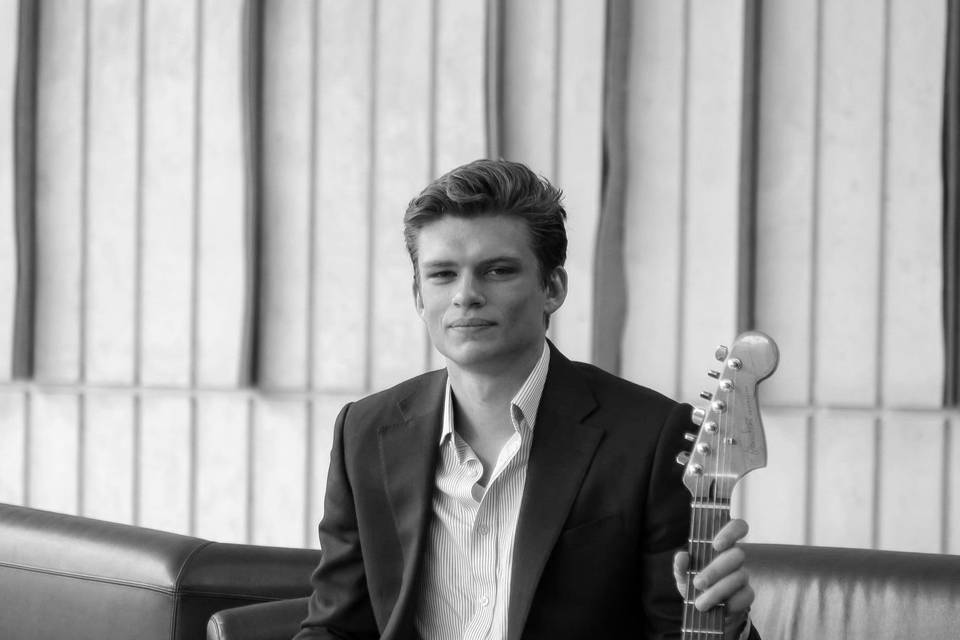 Cale Bowe Live Music