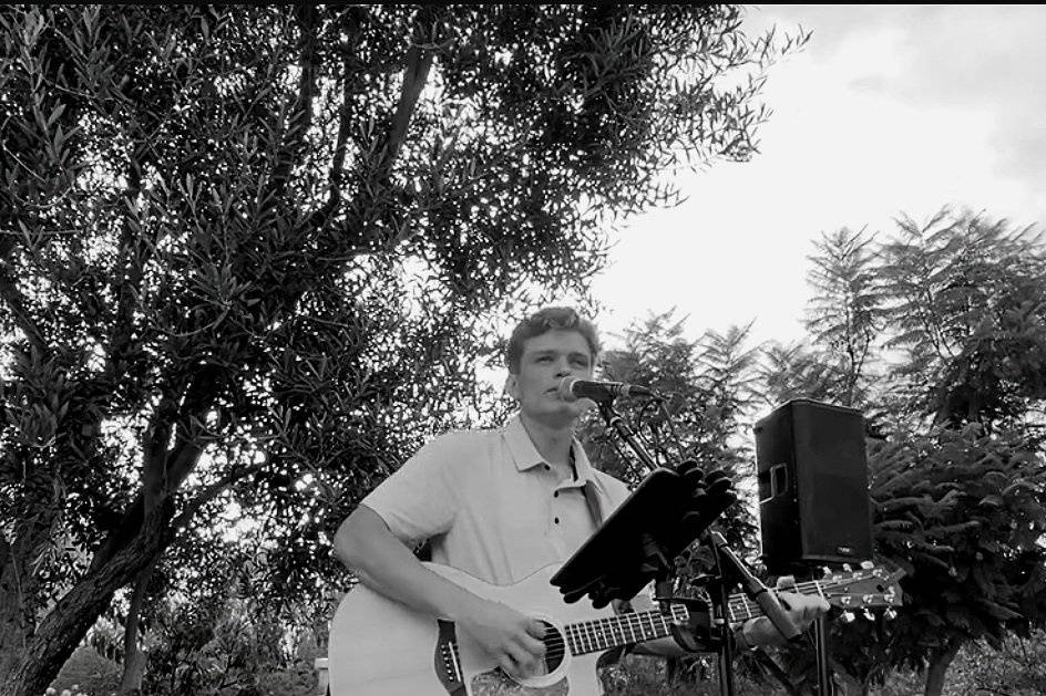 Cale Bowe Live Music