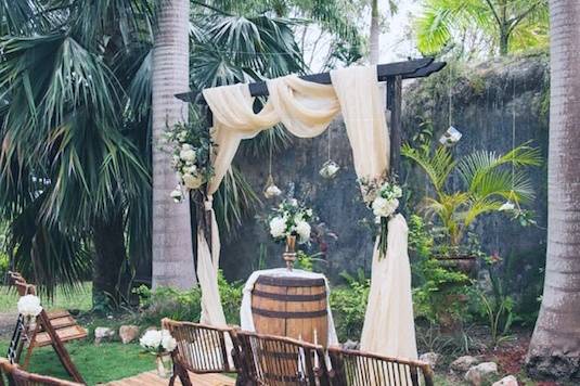 Earthy, natural wedding-style.