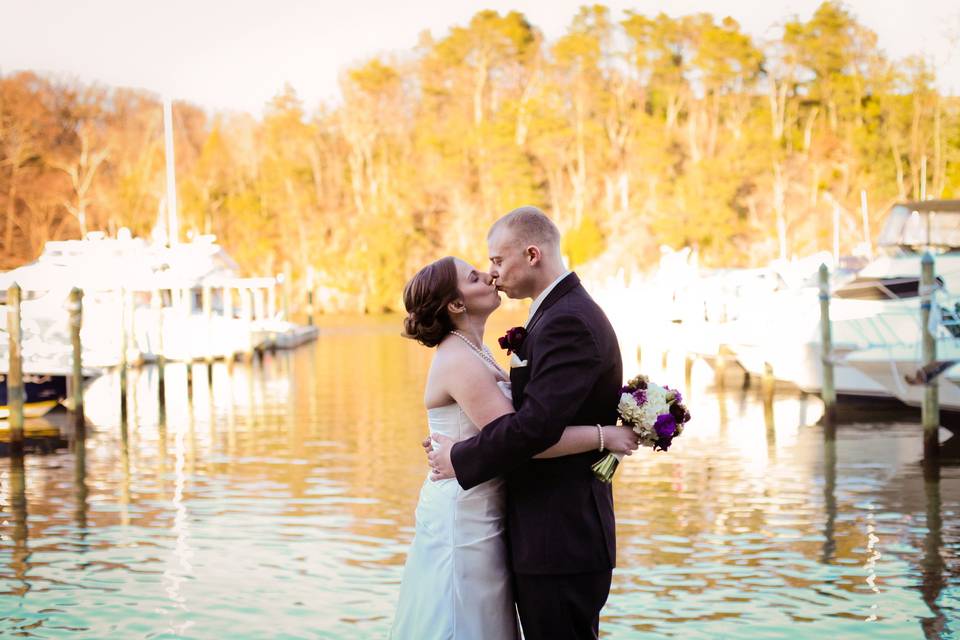 Kiss by the water