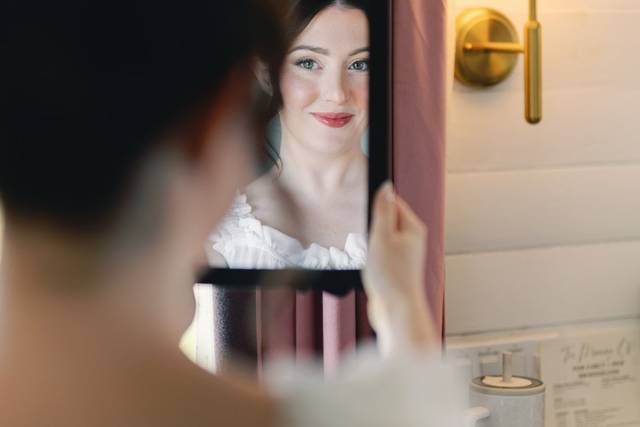 MAKEUP
