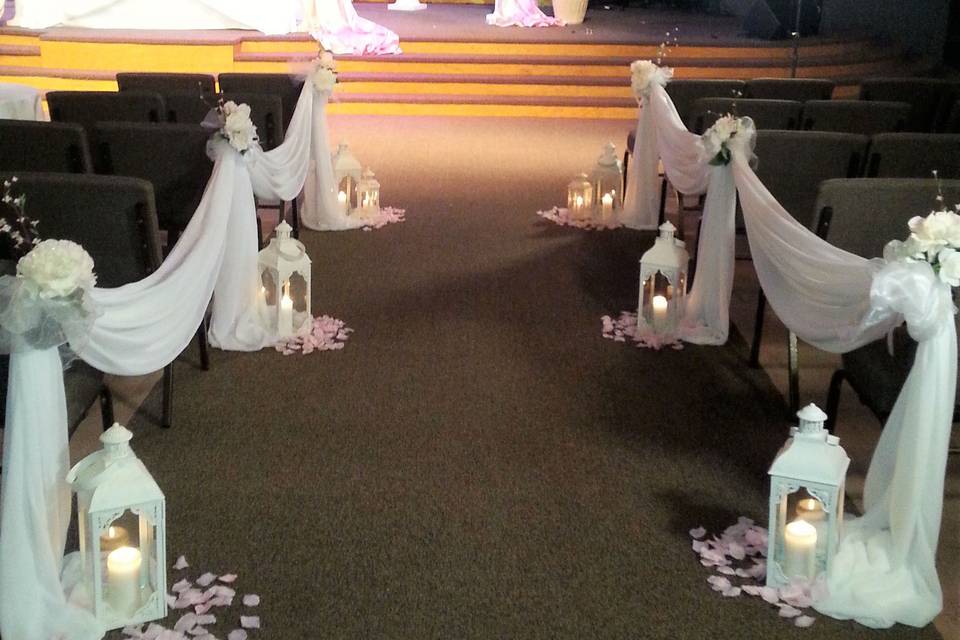 Soft and Elegant Aisle and Ceremony Solutions