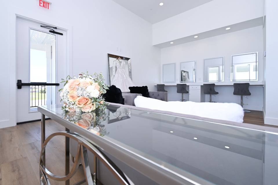 Groom Suite