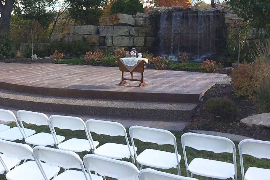 Waterfall terrace setup with capacity of 400 guests