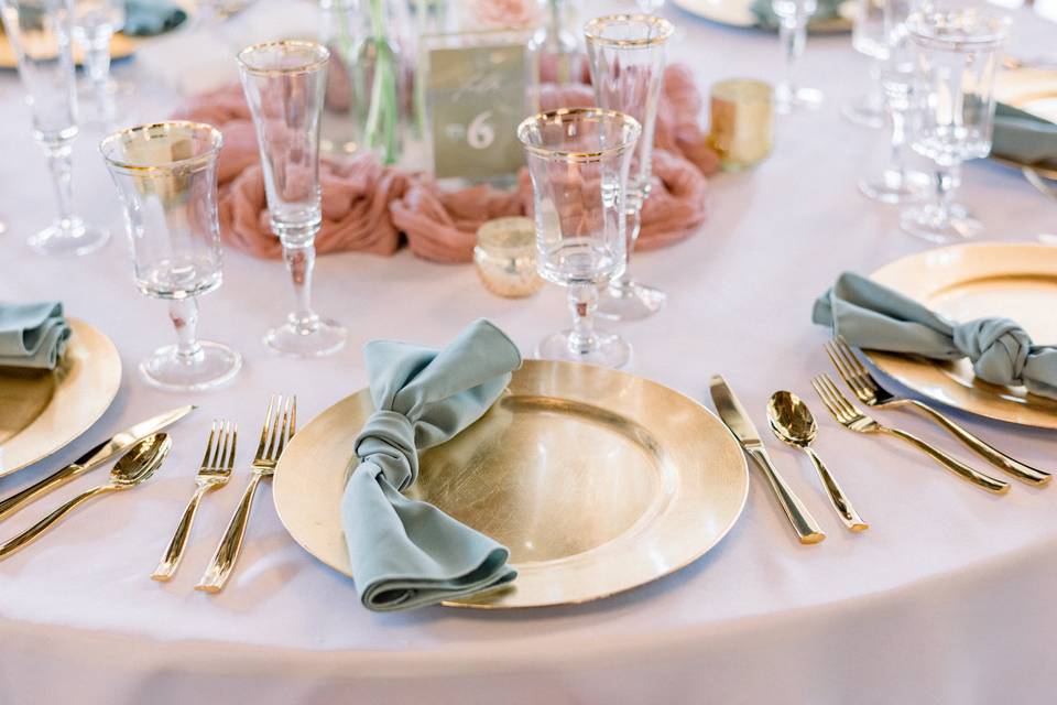 Table decor options