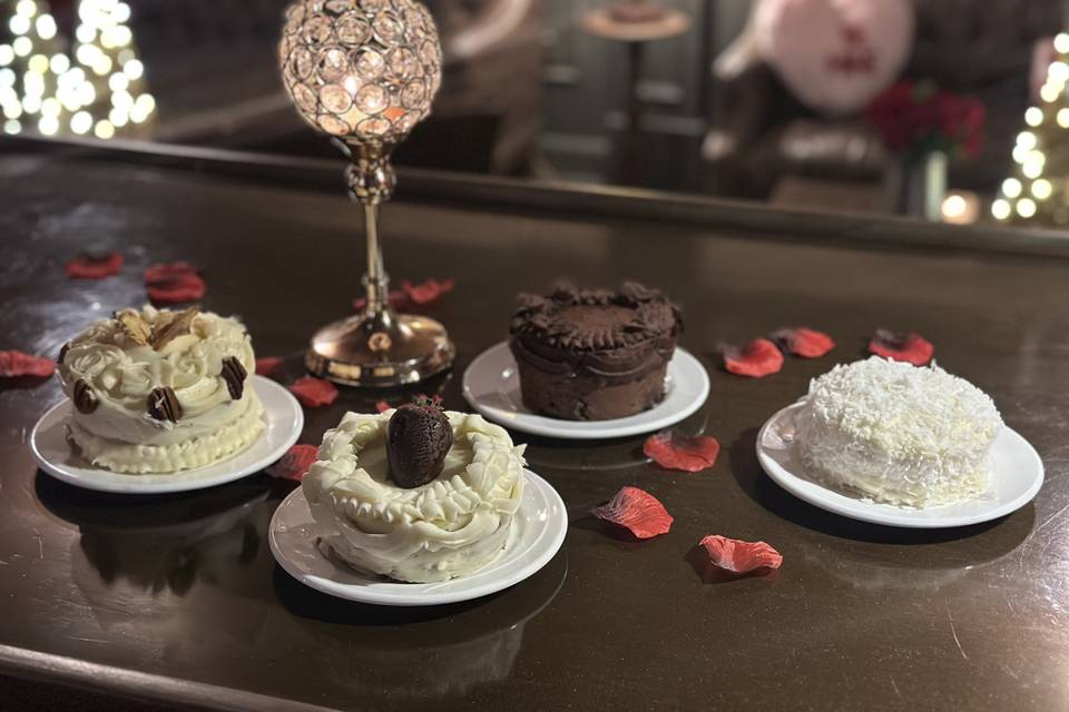 Mini specialty cakes