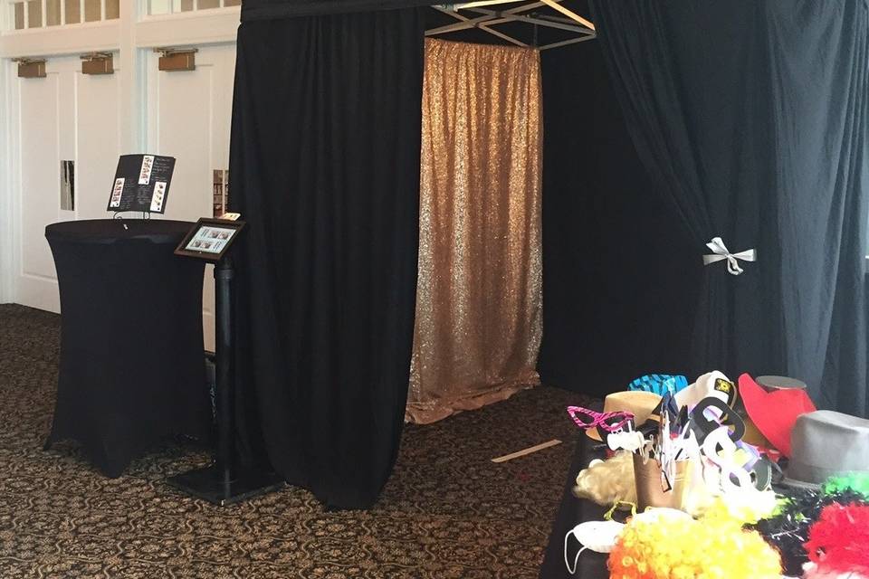 8'x8' Enclosed Photo Booth