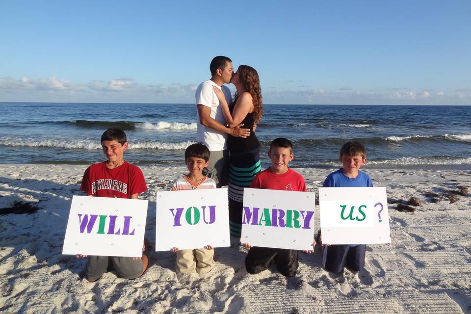 Kiss at the beach