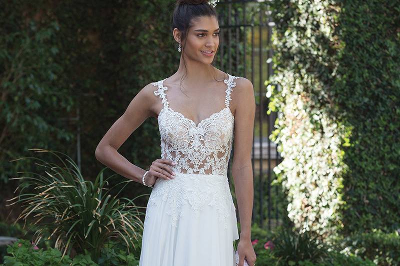 Sincerity Bridal	4014	<br>	Modern romance. The illusion bodice is accented with Venice lace, soft Venice straps, an illusion square cut back and button closure. Lace cascades down the stretch chiffon skirt.