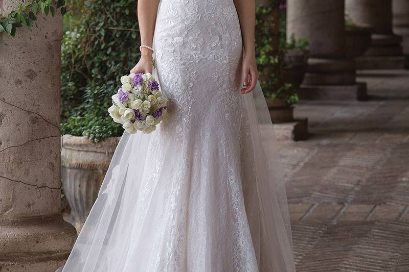 Sincerity Bridal	4020	<br>	Walk the aisle in this sweetheart fit and flare. Soft Chantilly lace from top to bottom is accented with beaded lace down to the horsehair hem. For an added touch of grace, pair the detachable tulle train with beaded lace appliques.