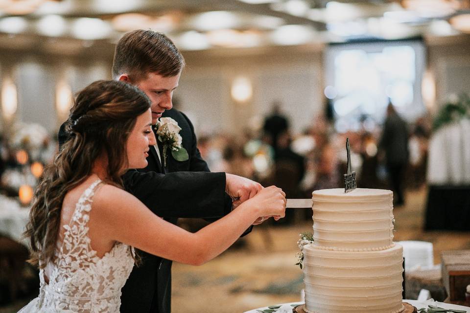 Cutting Cake