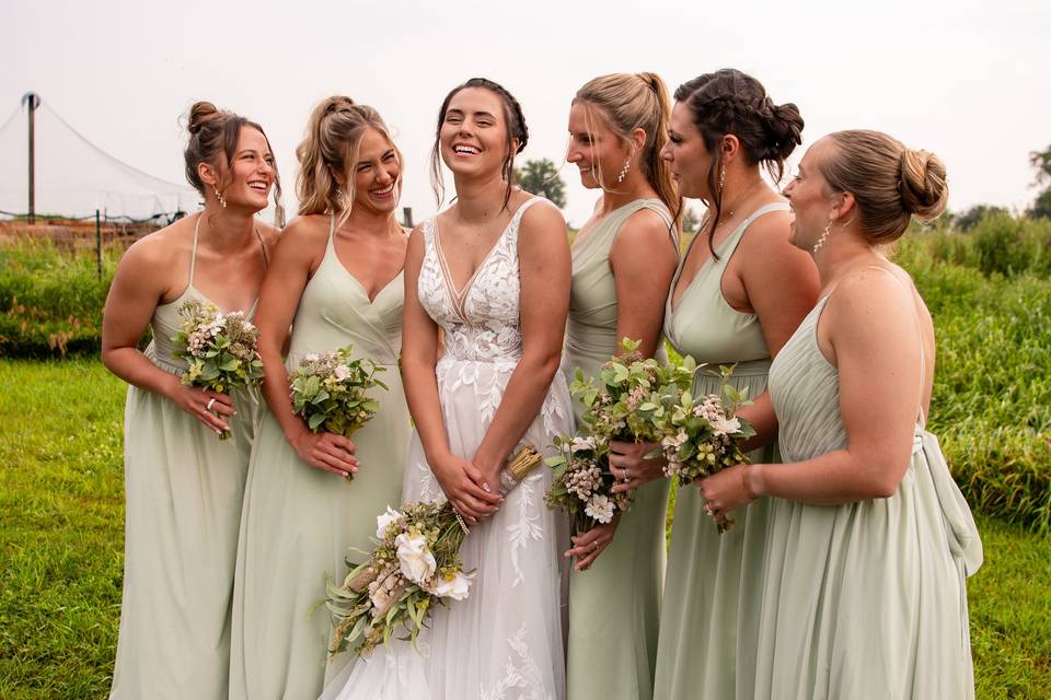 Bride w/Bridesmaids