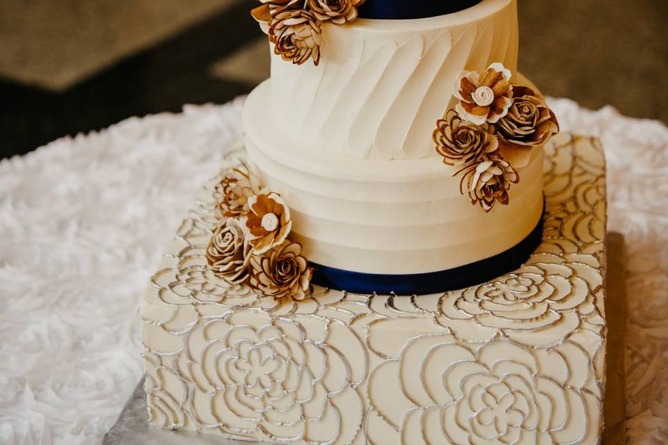 Rustic wedding cake