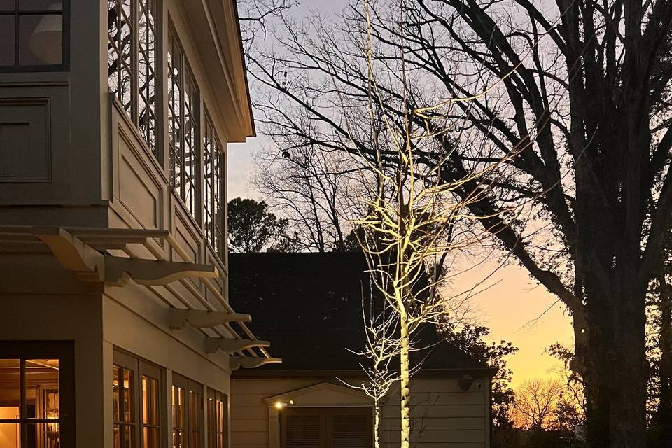 Lighting for outdoor decor