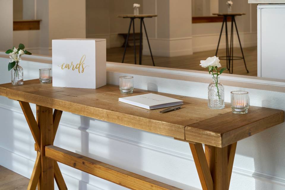 Welcome table