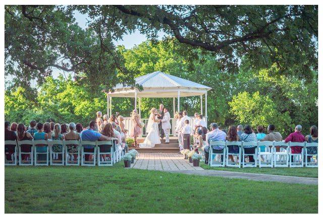 Cross Timbers Winery