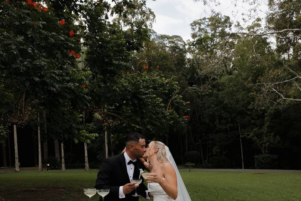 Luv Bridal - Memphis