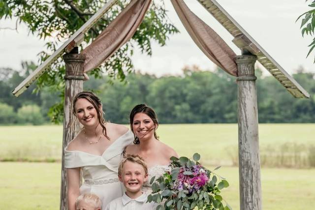 Magnolia Manor Venue, Farm, and Inn