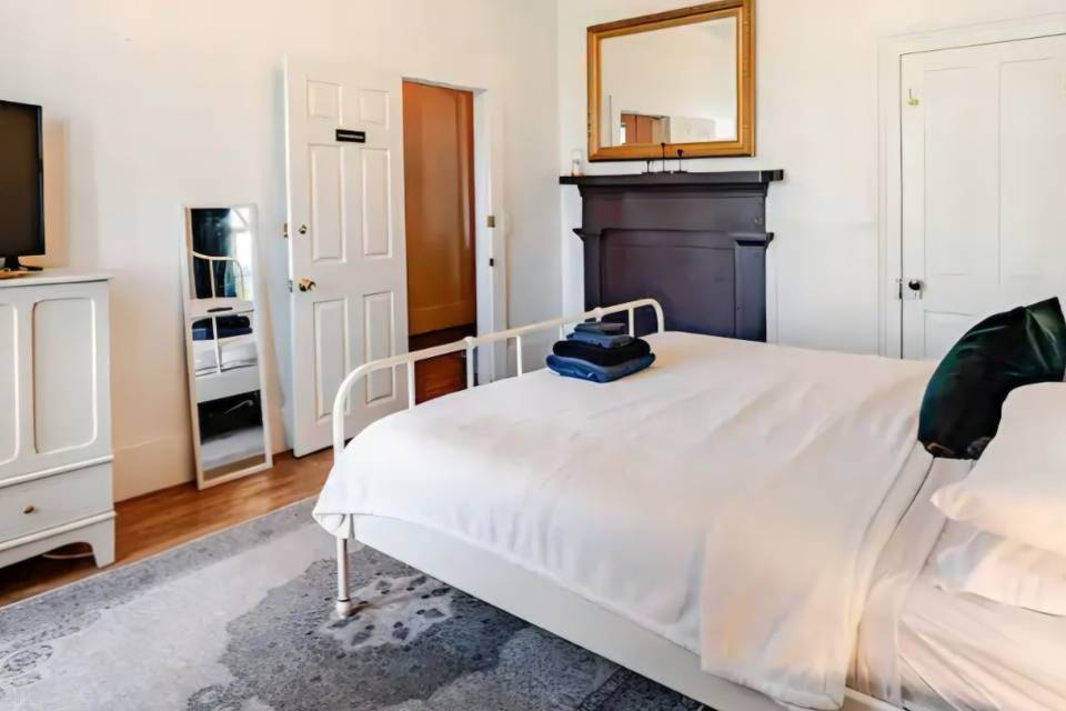 Emerald Suite